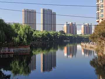 爱上海：Like a fairy-tale world covered in silver
